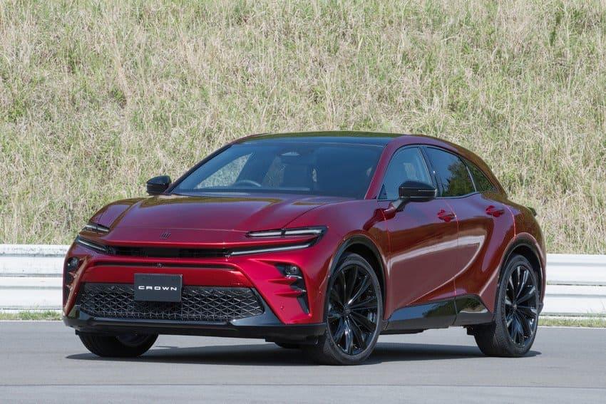 和泰汽車預告 Toyota 跨界跑旅 Crown Sport 將會在 2026 台北車展登場亮相。