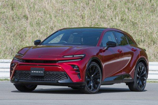 Toyota 皇冠跑旅 Crown Sport 確認年底來台！超帥氣動感造型引爆話題
