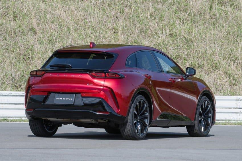 Crown Sport 擁有討論度相當高的跨界跑旅外型。