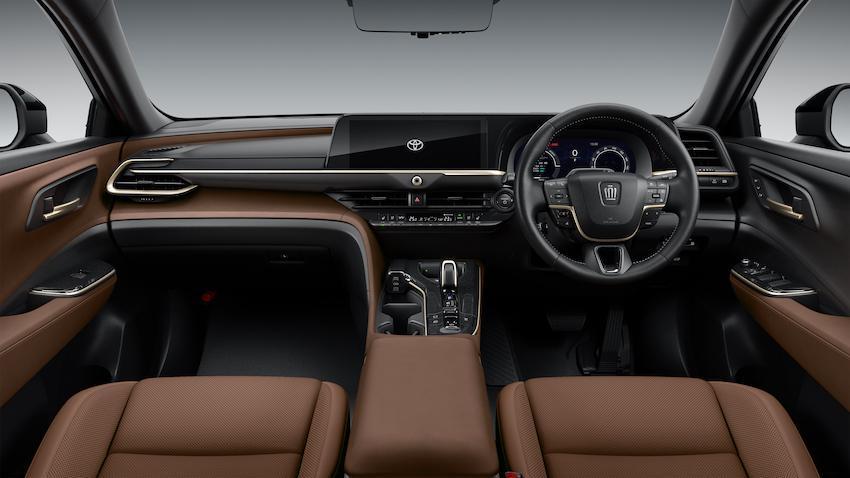 圖為日規 Crown Sport 內裝。