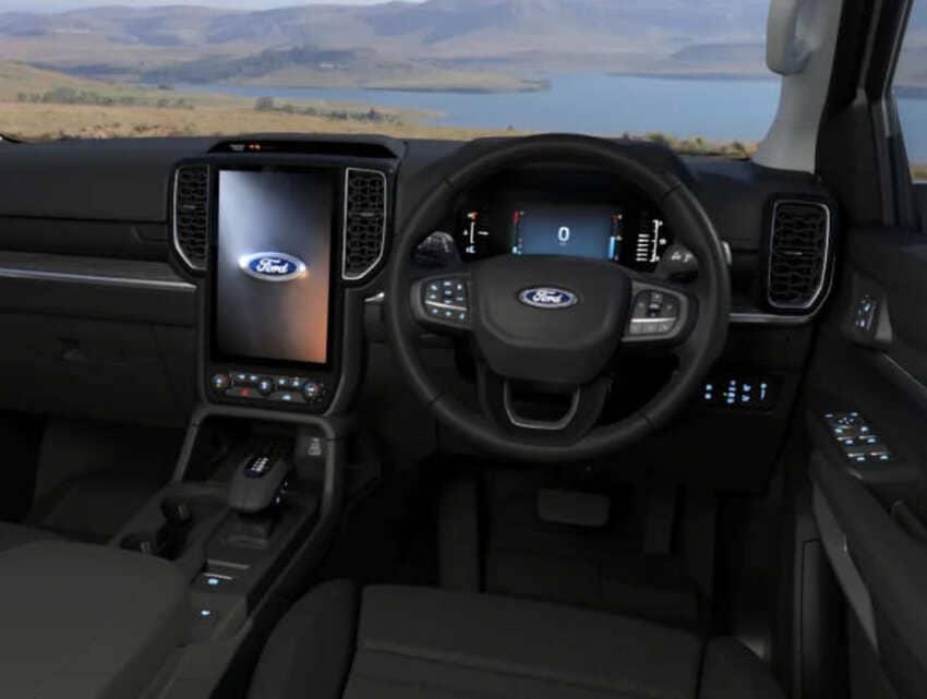 12 吋直立式中控螢幕為新年式 Everest 內裝標配。