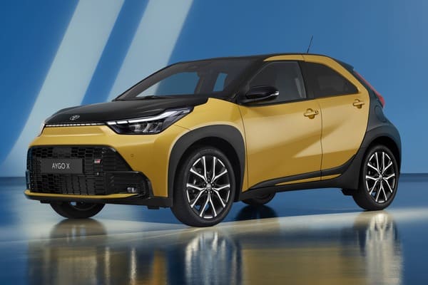 Toyota 跨界入門小車正式上路！全新油電加持創 26.3 km/L 超省油耗