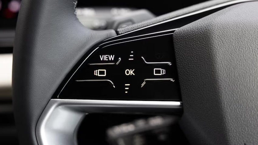 觸控按鍵雖然似科技，但對駕駛而言卻不友善，繼福斯（Volkswagen）之後，Audi 也宣布，旗下多個車型將改回實體按鍵。