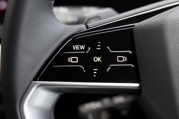 又一車廠坦承觸控按鍵影響開車安全！新年式車型改實體按鍵