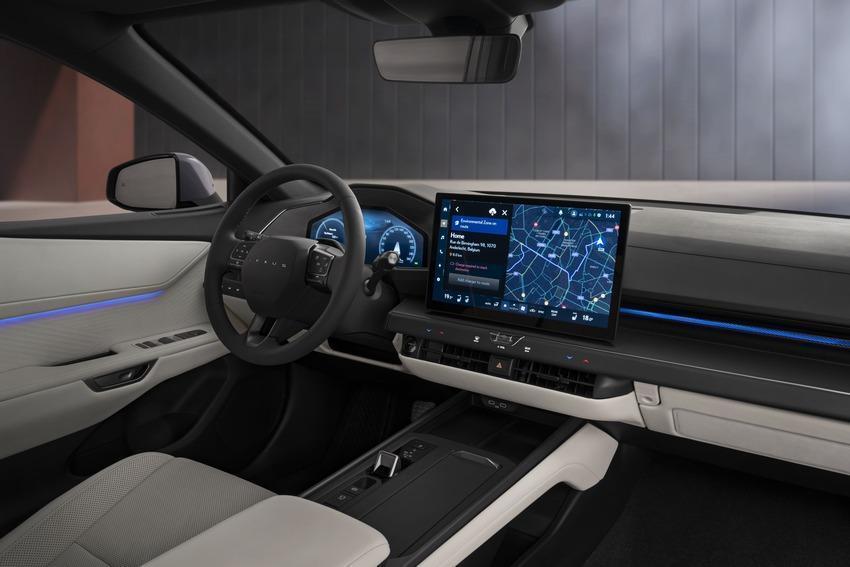 ES 導入科技座艙，並導入最新研發的車載系統。