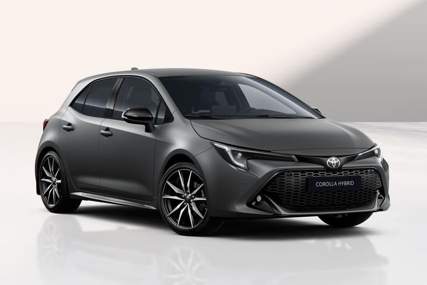 歐洲 Toyota 推出新年式 Corolla 車系，全新瑪瑙灰消光車色是升級亮點之一。（圖為新年式 Corolla Hatchback）
