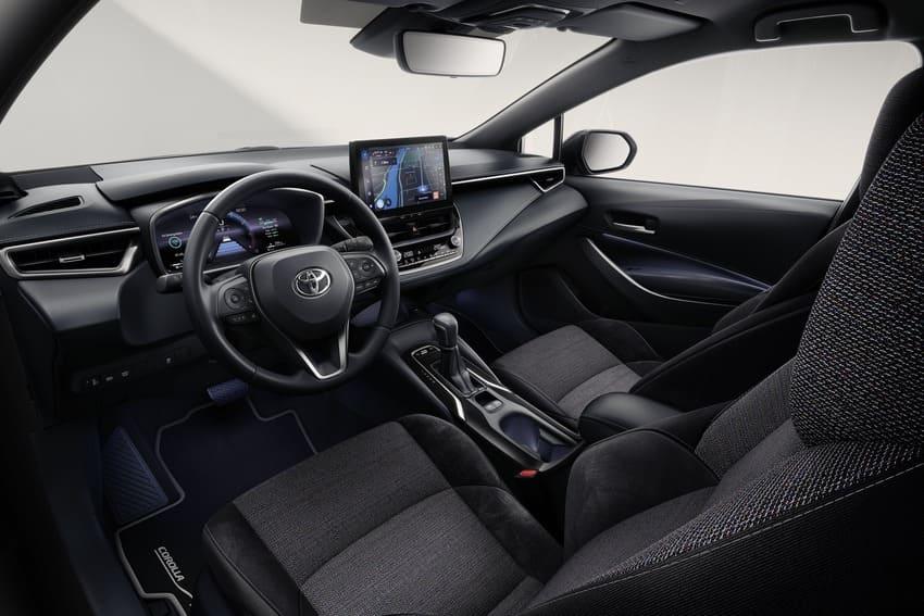 新年式內裝質感同步升級。