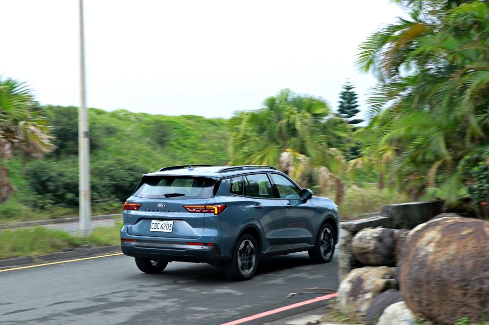 車輛整體隔音工程在水準之上。