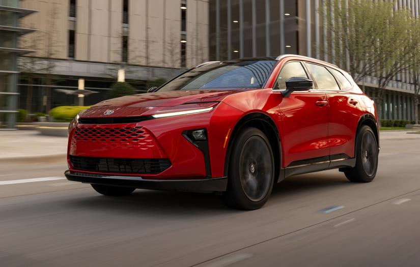 最實用 Toyota 新皇冠休旅新年式登場！Crown Estate 外觀造型質感升級