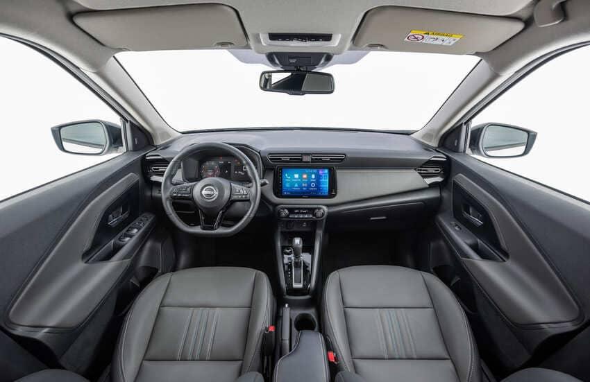 7 吋數位儀表及 9 吋觸控螢幕是內裝科技焦點。