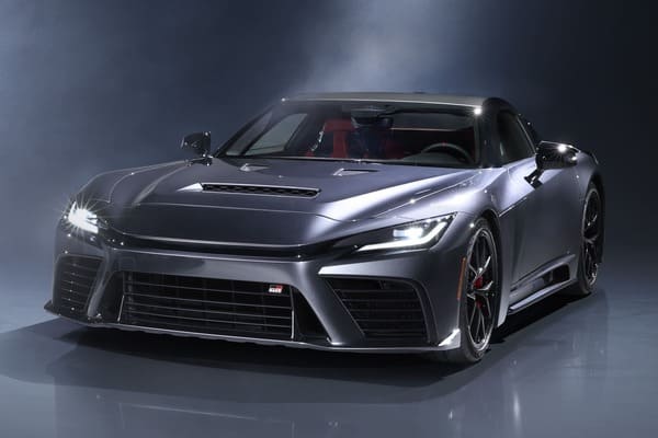 Toyota 全新 GR 旗艦跑車亮相！搭載 V8 油電動力 目標劍指保時捷而來