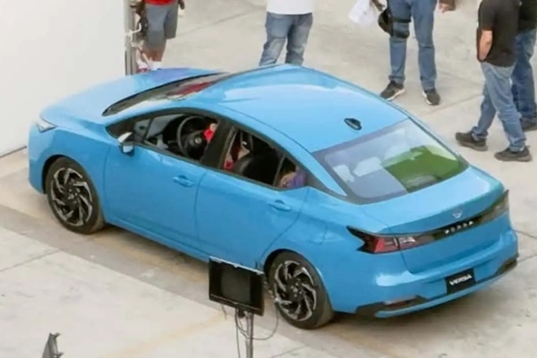 Nissan 最親民小車大改款實車照外流！更動感身形加油電對決 Vios