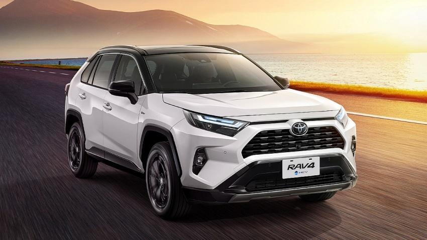 Toyota 現行 5 代 RAV4 台灣汽油版已售罄，僅剩少量油電車型出清中。