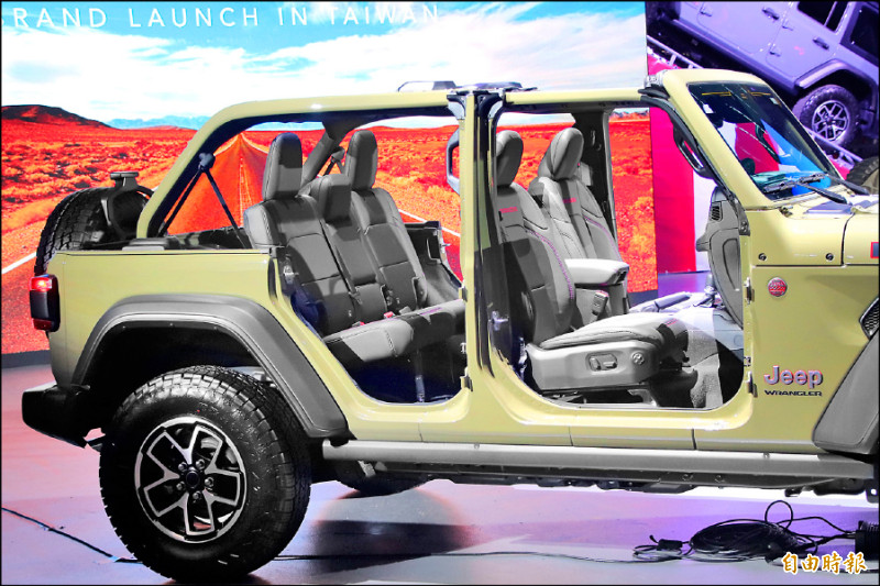 透過開放式車體結構，Wrangler具備可拆式車門、車頂等設計，展現對於越野精神的具象化。圖為Rubicon車型。（記者陳英傑攝）