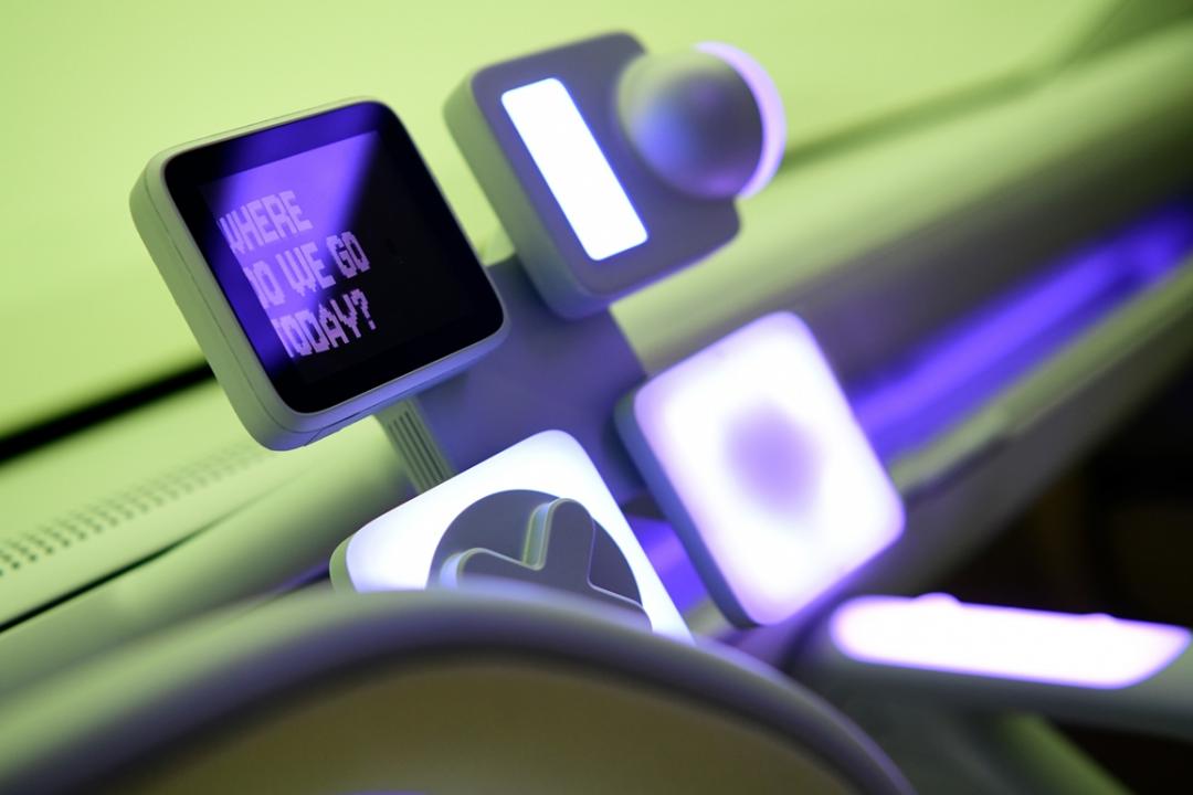 類似積木的小螢幕能完全客製化。