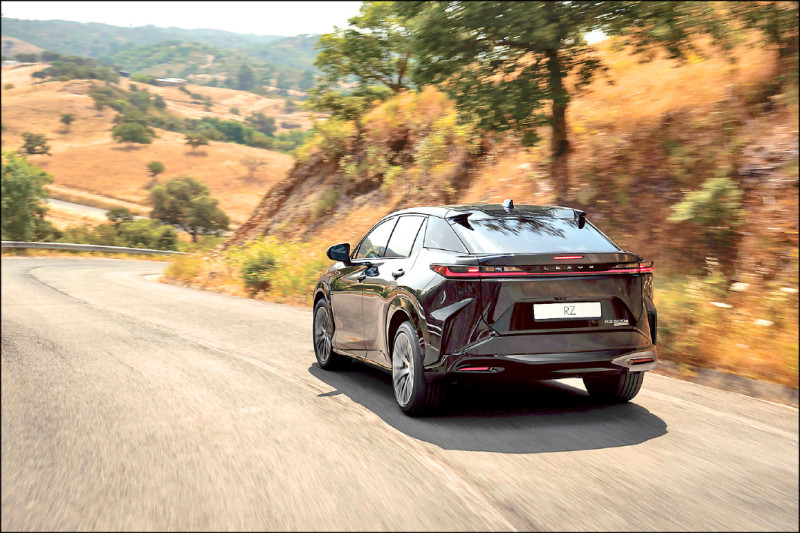 採豪華與旗艦雙等級的RZ 500e，擔綱Lexus新年式銷售主力。