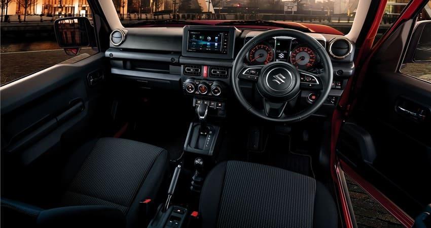 內裝升級 9 吋觸控螢幕。