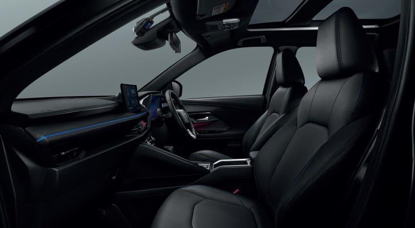 內裝同步跟進黑化風格。