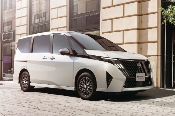 Nissan 招牌七人座 MPV 改款發表！換搭精緻外型 車室科技感強化