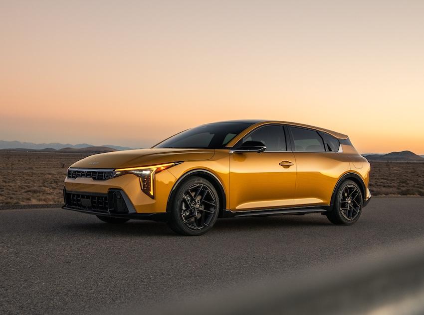 Kia K4 五門掀背車，對手為 Mazda 3、Honda Civic、Toyota Corolla Sport 等。