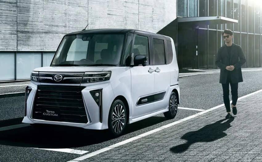 Daihatsu Tanto Custom 以有如迷你 Lexus LM 的造型設計在日本享有高人氣。