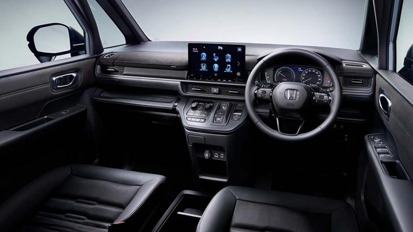 Step WGN 內裝配備豐富，並擁有完整 Honda Sensing 駕駛輔助。