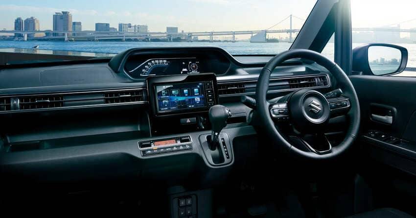 新年式內裝新增電熱方向盤強化舒適度。