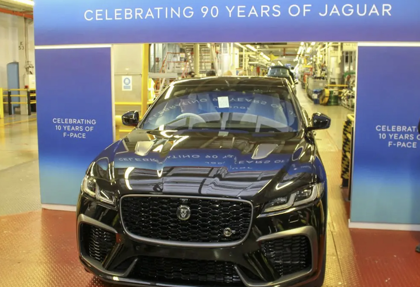 最後一輛下線的為黑色的 F-PACE SVR。（圖片來源：Jaguar Enthusiasts’ Club）
