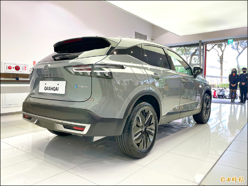 迴旋鏢LED尾燈具有高辨識度，同時以e-Power銘牌強調油電身分。（記者陳弘智攝）