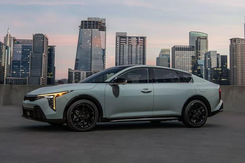 Kia 在美國為 K4 Sedan 進行年式更新。