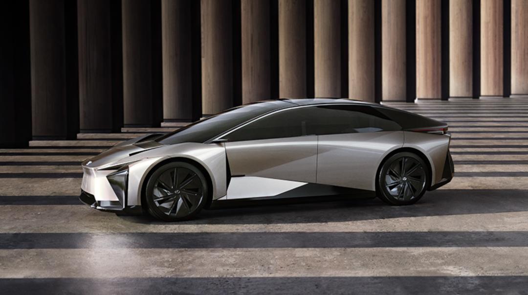 外觀採用四門Coupe-Look造型，強調流線與低風阻表現。