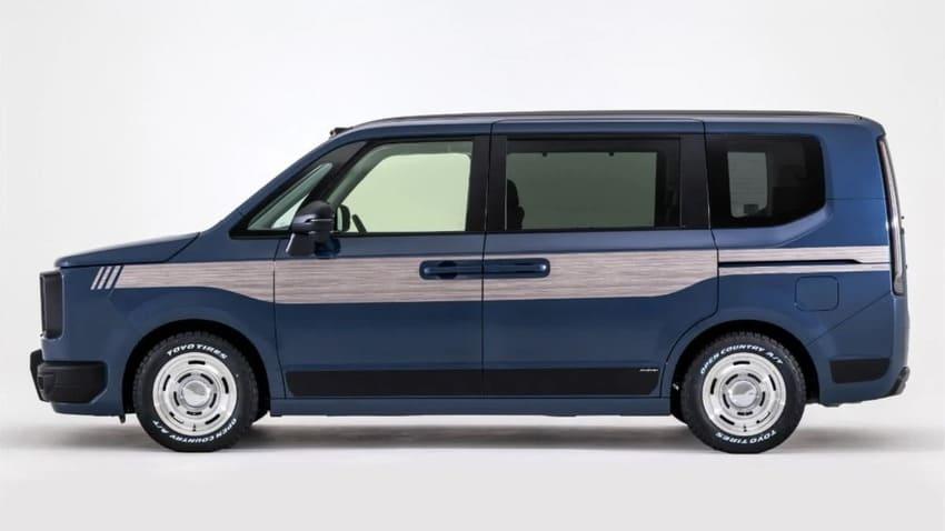 車側木紋飾貼增添懷舊韻味。