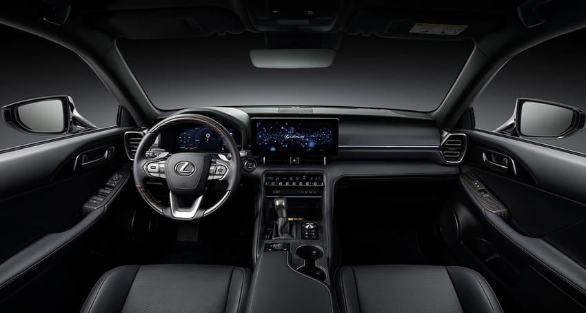 小改款內裝亮點在於採用雙 12.3 吋螢幕配置。