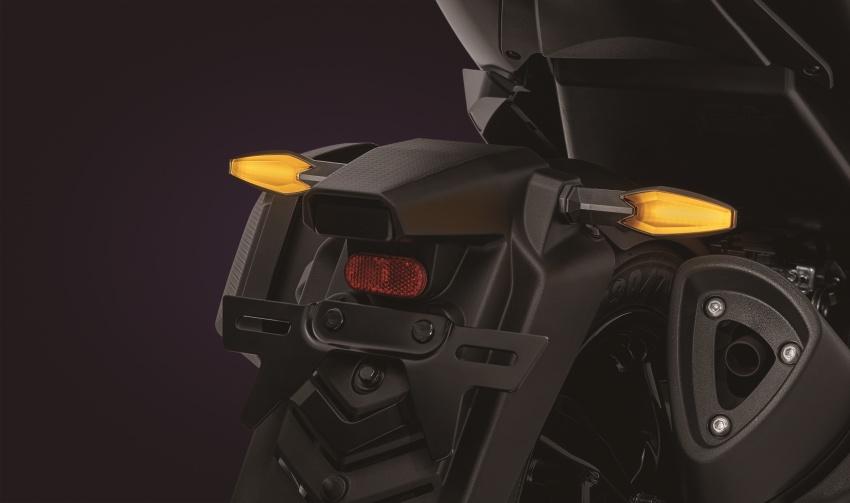 後方向燈升級均光流水式樣。