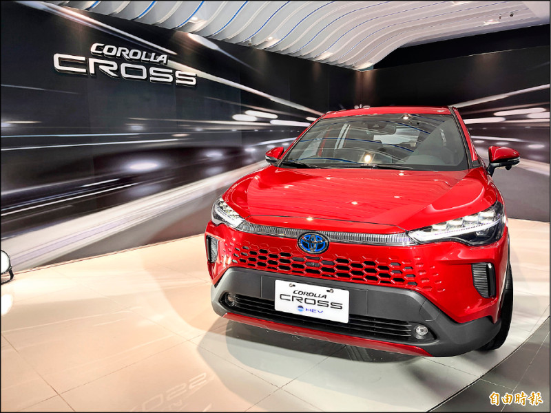 Toyota Corolla Cross在2025年10月推出小改款，銷售熱度至今不減，在12月新車銷售榜單位居第二。（記者陳英傑攝）