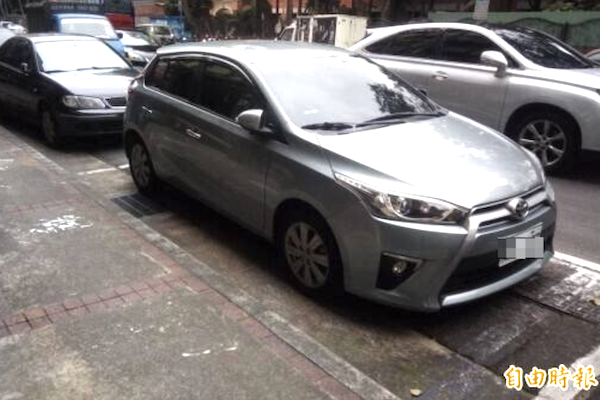 車輪都停進去也照罰！路邊停車犯一錯誤 恐收 1200 元罰單