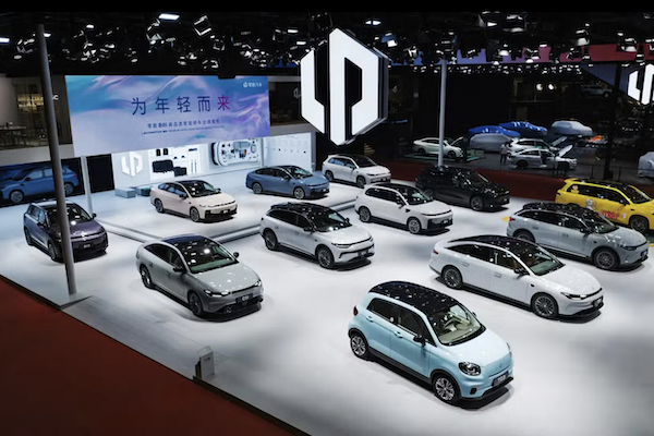 一台車只賺 2.3 萬元！中國電動車血拚價格戰　50 家品牌恐出局