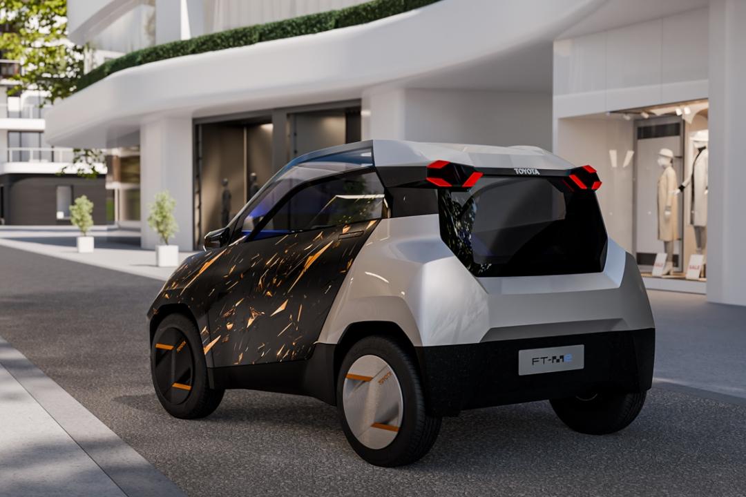 車頂整合Savcor開發的太陽能電池板，每天額外提供19至30公里續航。