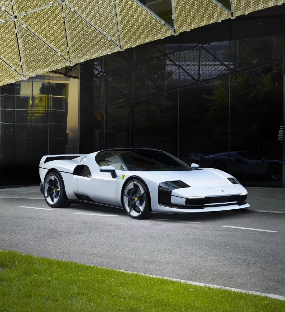 Ferrari SC40是以傳奇超跑F40為設計靈感的One-Off最新力作。