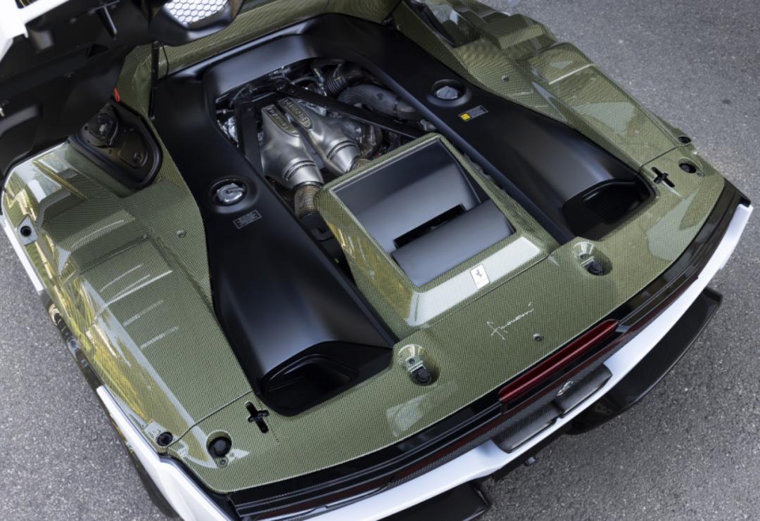 Ferrari SC40搭載3.0升V6插電式油電動力，具備830匹綜效馬力輸出。