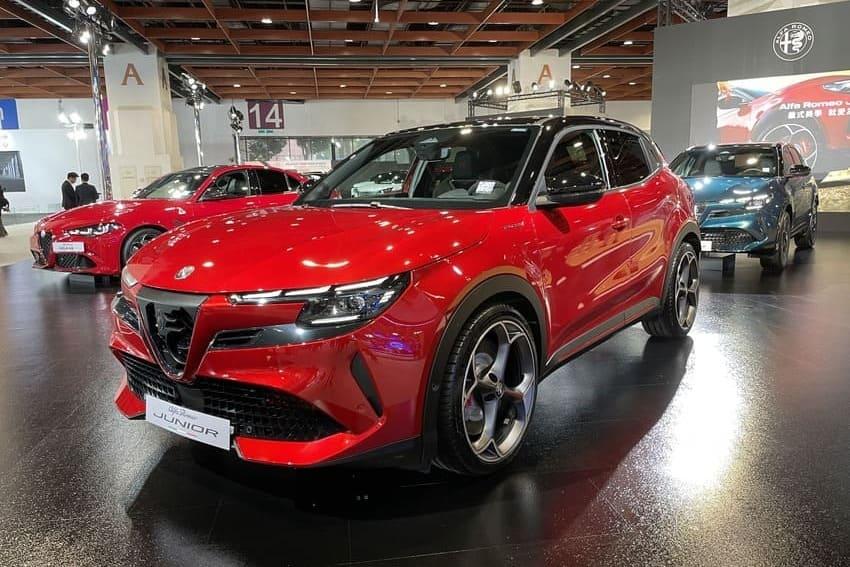 Alfa Romeo Junior Elettrica 現身 2026 台北車展公開展示。