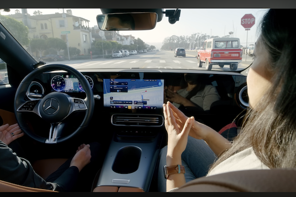 特斯拉 FSD 最強對手！輝達 DRIVE AV 年底上路  用 AI 輔助駕駛