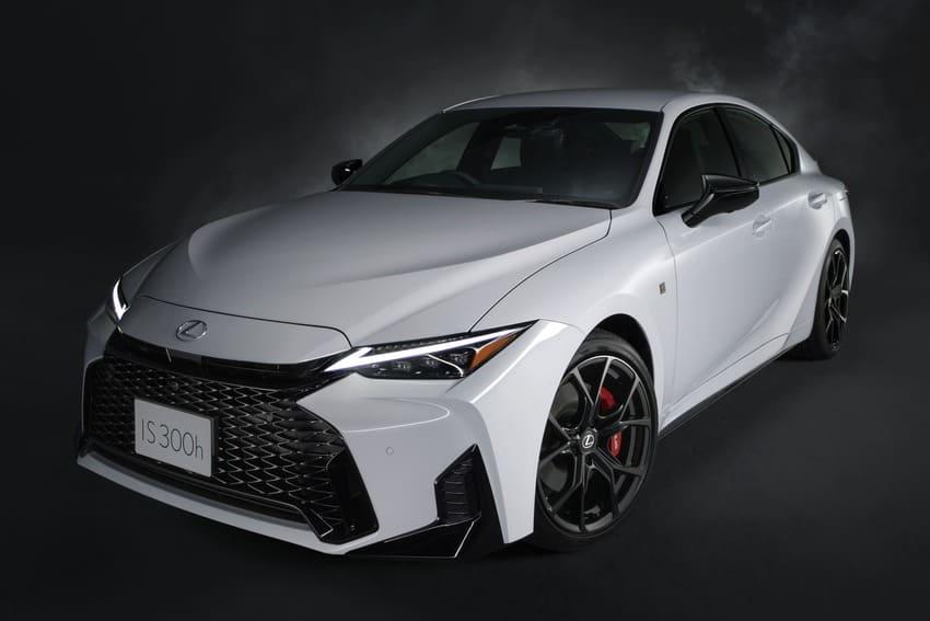Lexus 在日本推出新年式 IS，並追加 F Sport Mode Black V 特仕版。