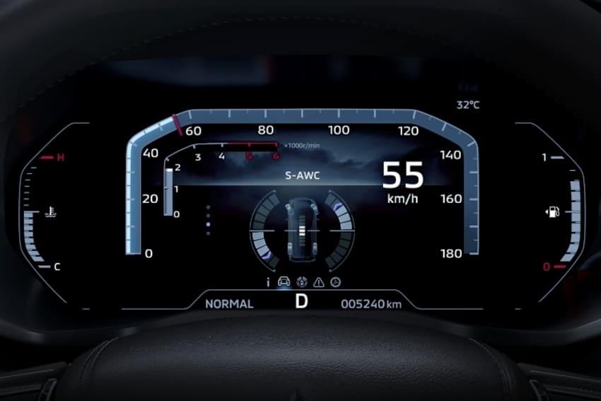 升級採用 8 吋數位儀表強化座艙科技感。