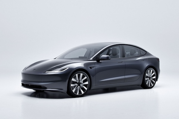 滿電續航 711 公里創台特史上最高  Tesla Model 3 後驅版台灣開賣