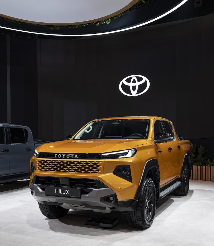 2.8 升柴油引擎搭 48V 鋰離子電池的 Hilux，最大有效載重為 1 噸，牽引量為 3.5 噸。
