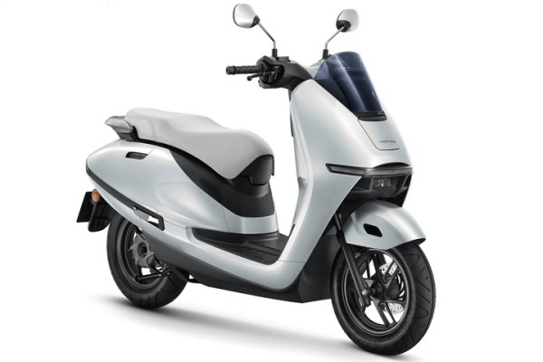 Honda 全新純電通勤速克達 UC3 發表！採固定式電池 續航達 122 公里