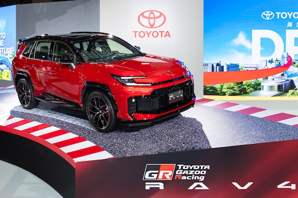 Toyota RAV4 第六代完整油耗表現全揭露！2WD 與 4WD 全奪一級能效