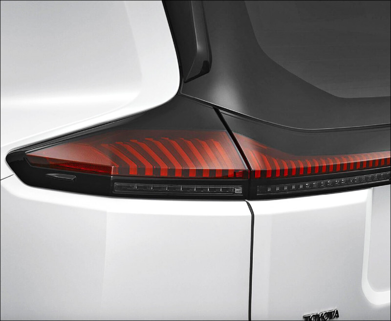 RAV4旗艦車型配置直豎式LED尾燈，夜晚辨識效果佳。