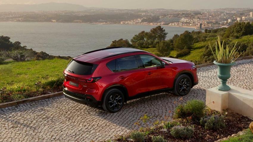 全新 CX-5 美規統一搭載 2.5 升引擎與四輪驅動。